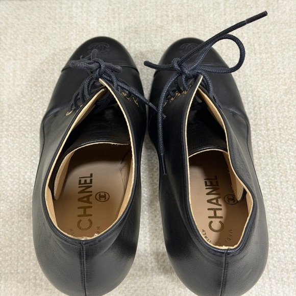 Chanel Black Leather CC Cap Toe Lace Up Platform Ankle Boots Size 37C - Picture 7 of 11